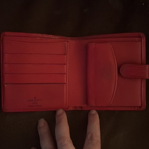 💯 Authentic Red LV Epi Wallet​ - Picture 4 of 10